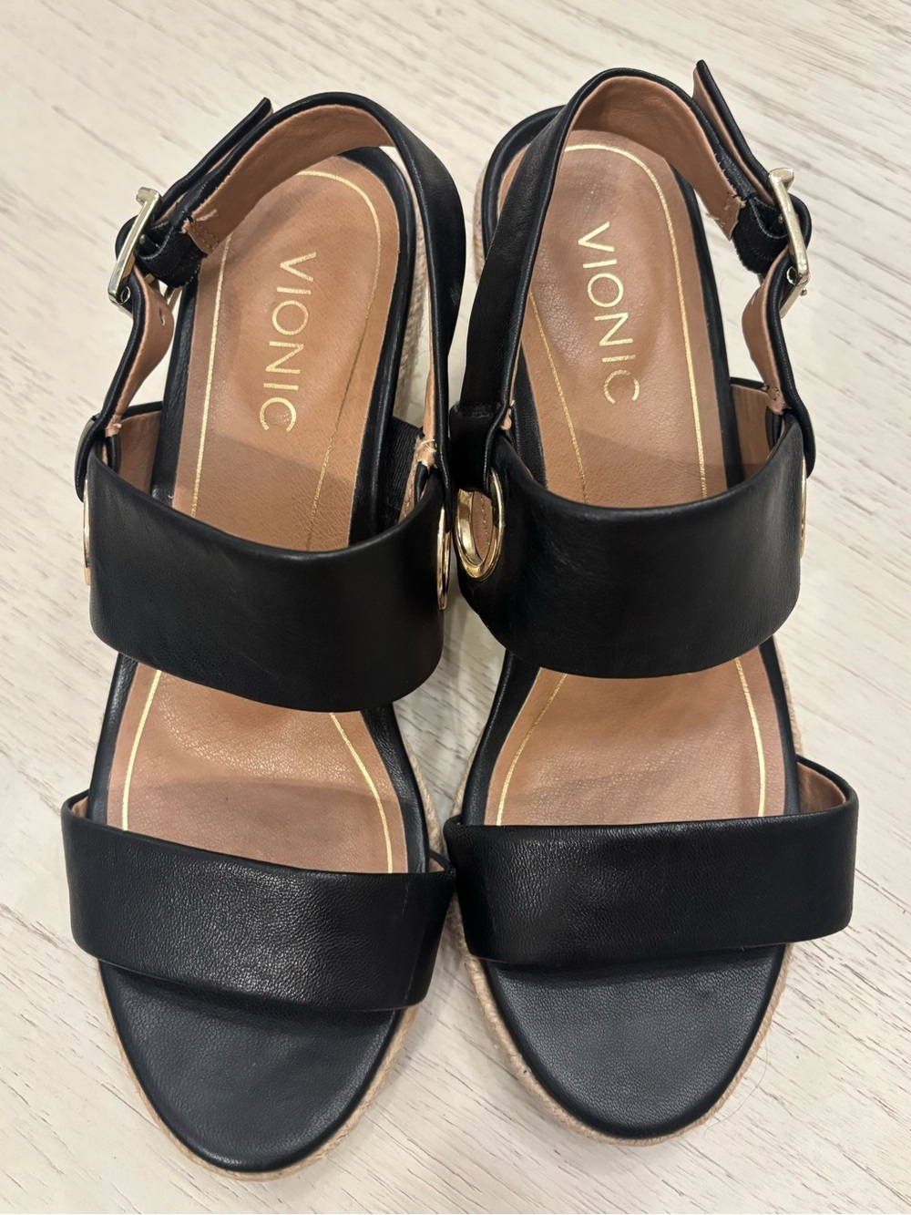 Vionic black leather strappy wedge sandals in women’s size 8. - Picture 4 of 6